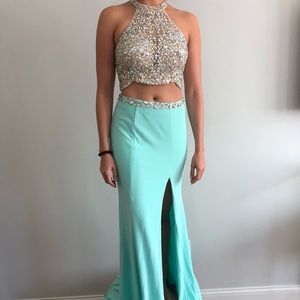 GiGi size 2 Prom Dress